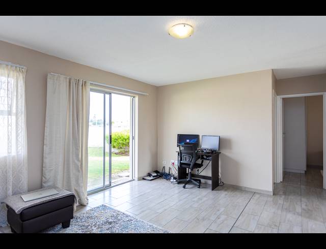 2 BEDROOM FLAT SOLD IN BLOUBERG SANDS
